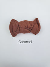 Load image into Gallery viewer, Caramel | mini bow