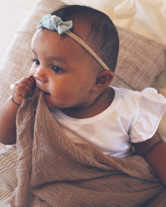 Creamy Eyelet 2.0 | mini bow